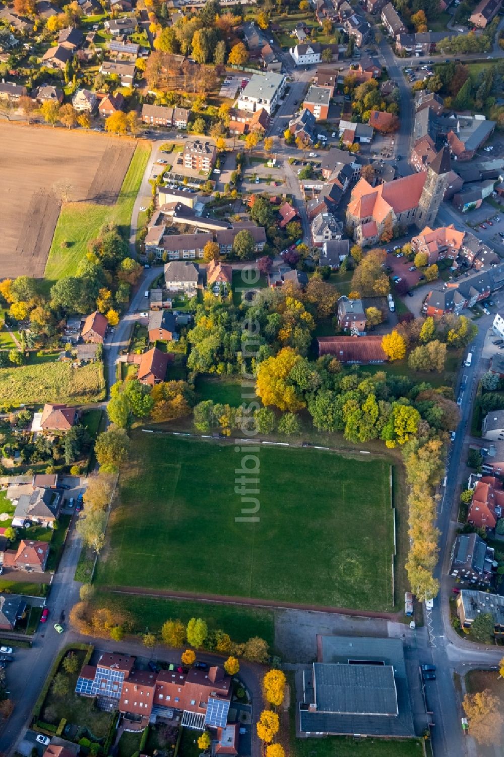 Luftbild Hamm - Sportplatz- Fussballplatz an der Dörholtstraße in Hamm im Bundesland Nordrhein-Westfalen