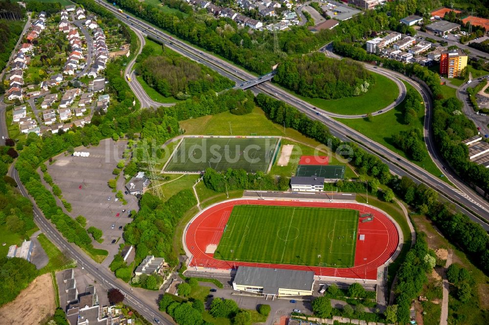 Hagen aus der Vogelperspektive: Sportplatz- Fussballplatz Ensemble in Hagen im Bundesland Nordrhein-Westfalen