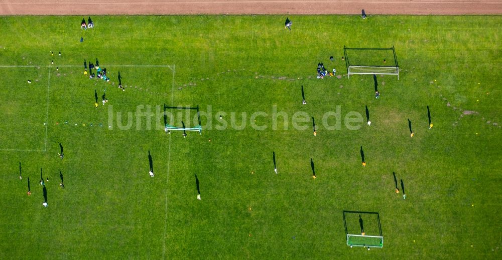 Luftbild Hamm - Sportplatz- Fussballplatz am Freiherr-vom-Stein-Gymnasium an der Karl-Koßmann-Straße in Hamm im Bundesland Nordrhein-Westfalen