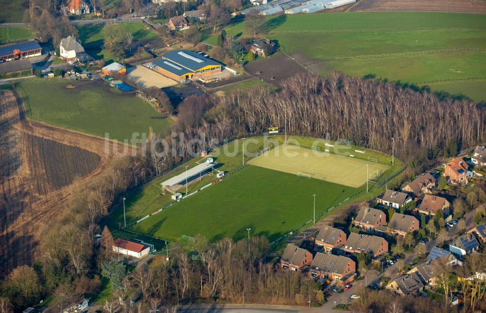 Luftaufnahme Herne - Sportplatz und Fussballplatz Am Holzplatz im Stadtteil Sodingen in Herne im Bundesland Nordrhein-Westfalen