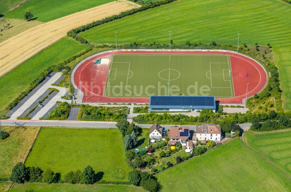 Luftbild Hasslinghausen - Sportplatz- Fussballplatz am Landringhauser Weg in Hasslinghausen im Bundesland Nordrhein-Westfalen - NRW, Deutschland