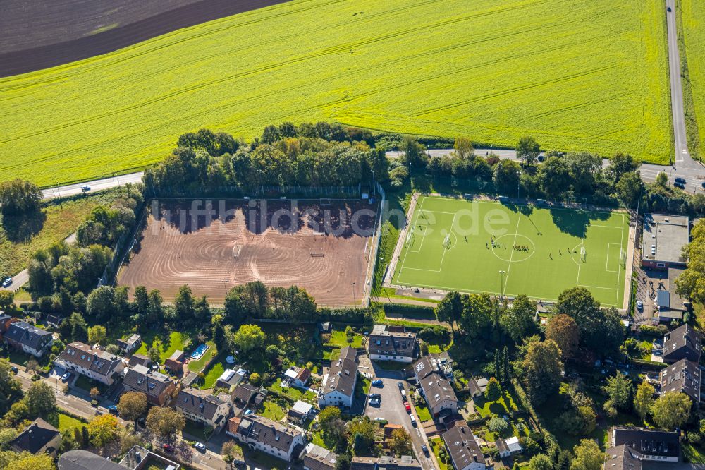 Luftaufnahme Essen - Sportplatz- Fussballplatz des SV Leithe 19/65 e.V. im Ortsteil Leithe in Essen im Bundesland Nordrhein-Westfalen, Deutschland