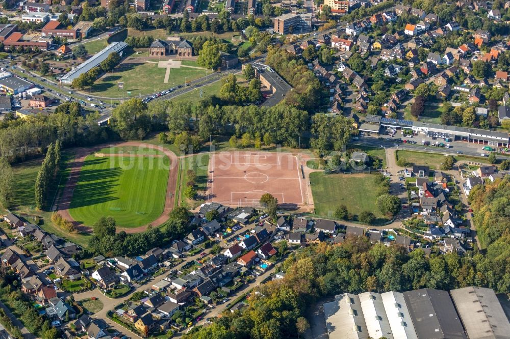 Wesel aus der Vogelperspektive: Sportplatz- Fussballplatz Lippe-Stadion des BSV Viktoria Wesel 1910 e.V. in Wesel im Bundesland Nordrhein-Westfalen, Deutschland