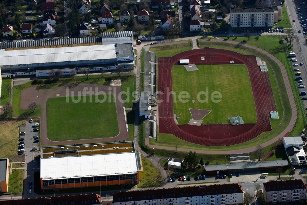 Halle (Saale) aus der Vogelperspektive: Sportplatz- Fussballplatz am Olympiastützpunkt Sachsen-Anhalt an der Robert-Koch-Straße im Ortsteil Stadtbezirk Süd in Halle (Saale) im Bundesland Sachsen-Anhalt