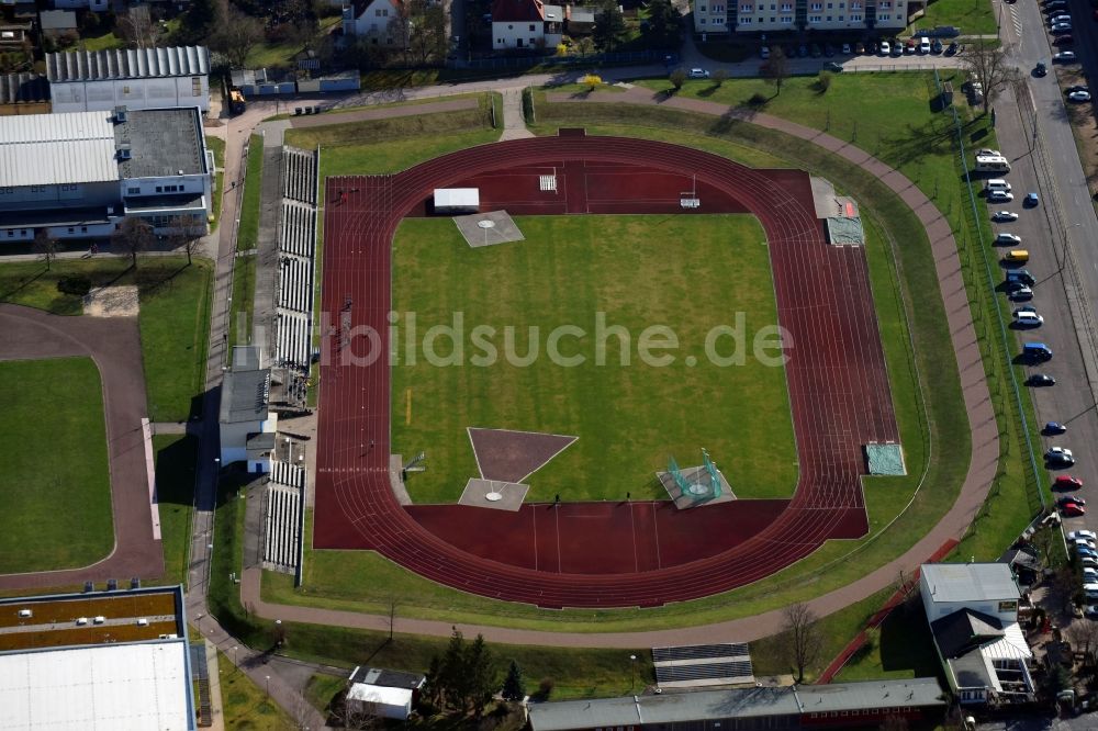 Luftbild Halle (Saale) - Sportplatz- Fussballplatz am Olympiastützpunkt Sachsen-Anhalt an der Robert-Koch-Straße im Ortsteil Stadtbezirk Süd in Halle (Saale) im Bundesland Sachsen-Anhalt