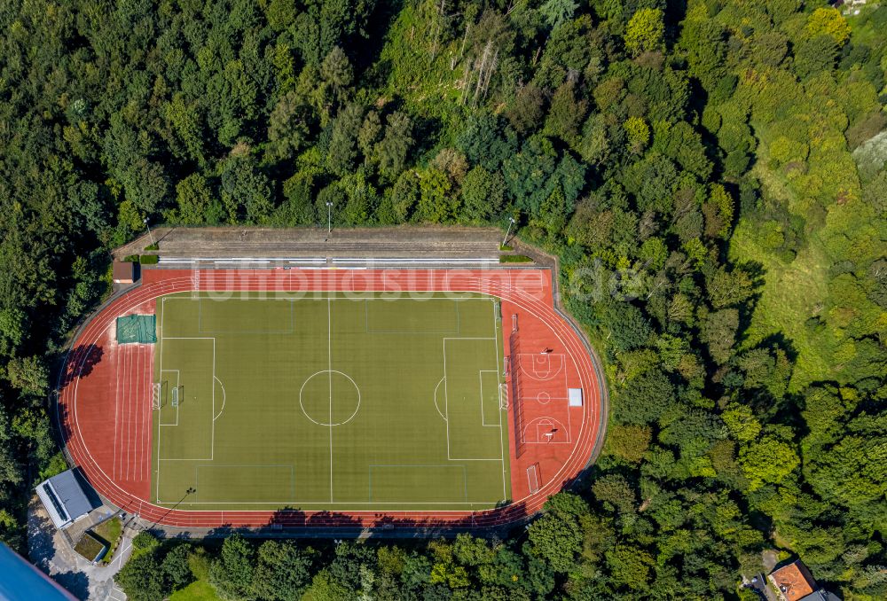 Ennepetal aus der Vogelperspektive: Sportplatz- Fussballplatz am Reichenbach Gymnasium in Ennepetal im Bundesland Nordrhein-Westfalen