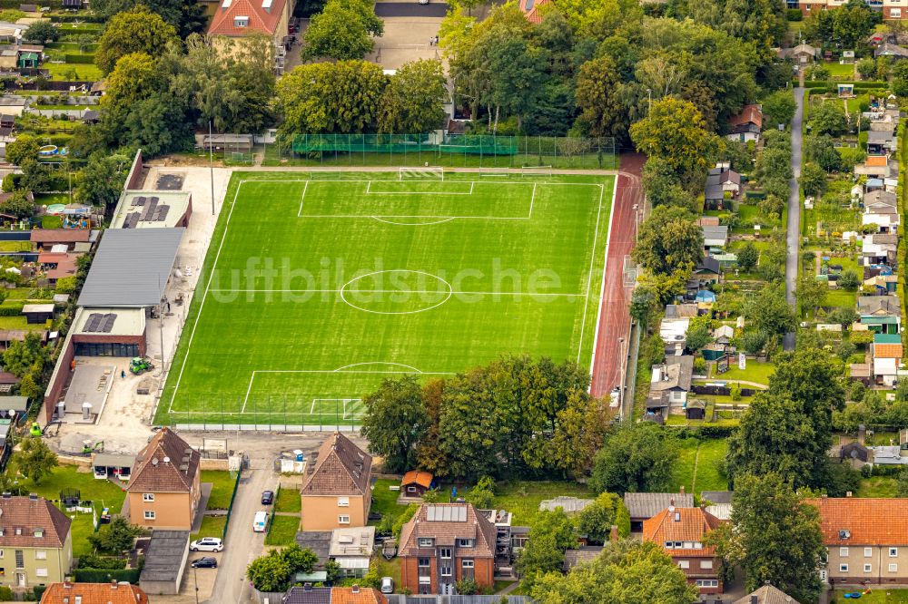 Ahlen aus der Vogelperspektive: Sportplatz- Fussballplatz Südenkampfbahn in Ahlen im Bundesland Nordrhein-Westfalen, Deutschland