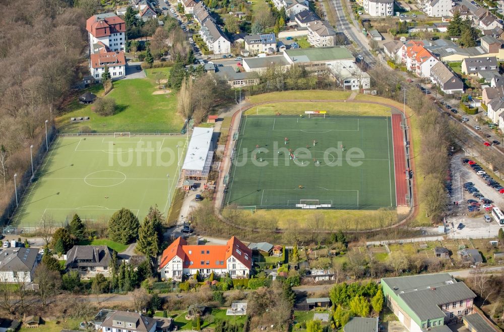 Luftaufnahme Velbert - Sportplatz- Fussballplatz Sportclub Velbert eV an der Von-Böttinger-Straße in Velbert im Bundesland Nordrhein-Westfalen