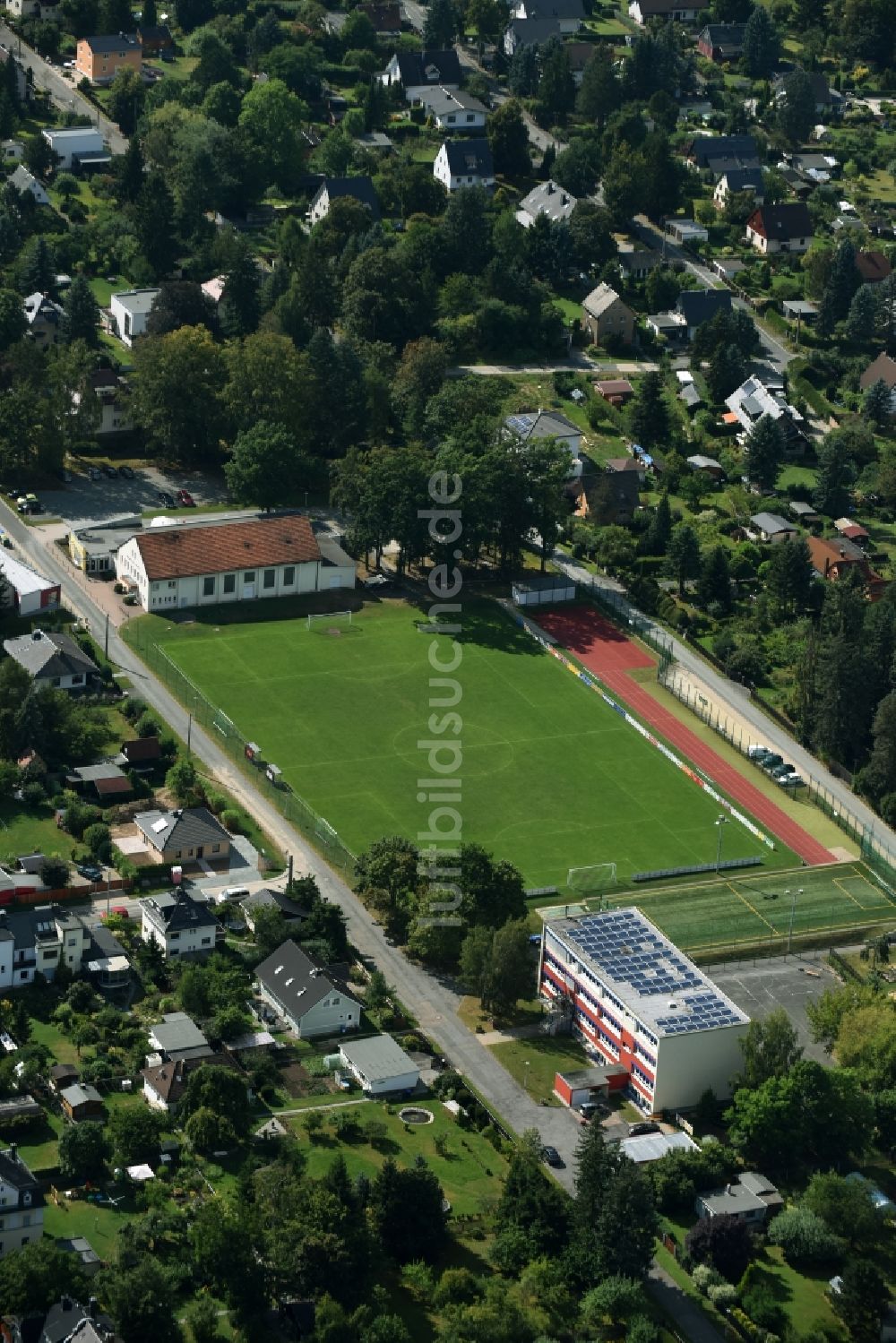 Jößnitz von oben - Sportplatz- Fussballplatz der Sportgemeinschaft Jößnitz e.V. in Jößnitz im Bundesland Sachsen