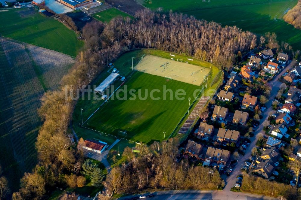 Luftbild Herne - Sportplatz und Fussballplatz im Stadtteil Sodingen in Herne im Bundesland Nordrhein-Westfalen