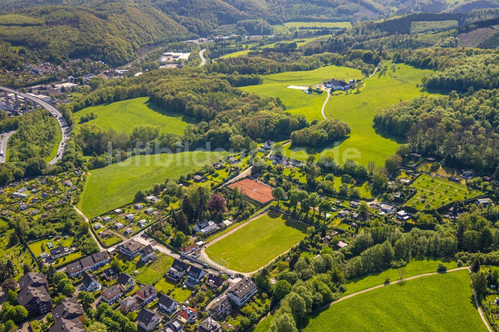 Hagen aus der Vogelperspektive: Sportplatz- Fussballplatz des TSV Fichte Hagen 1863 e. V. in Hagen im Bundesland Nordrhein-Westfalen, Deutschland