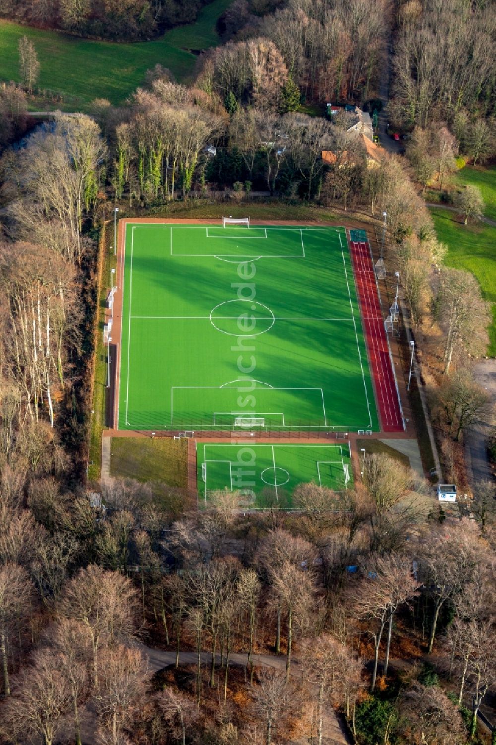 Luftaufnahme Bochum - Sportplatz- Fussballplatz des T.u.S. Bochum-Harpen 1908/1911 e.V. in Bochum im Bundesland Nordrhein-Westfalen, Deutschland