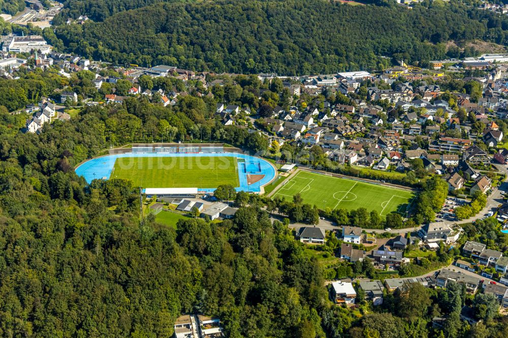 Luftaufnahme Ennepetal - Sportplatz- Fussballplatz des TuS Ennepetal 1911 e.V. in Ennepetal im Bundesland Nordrhein-Westfalen, Deutschland