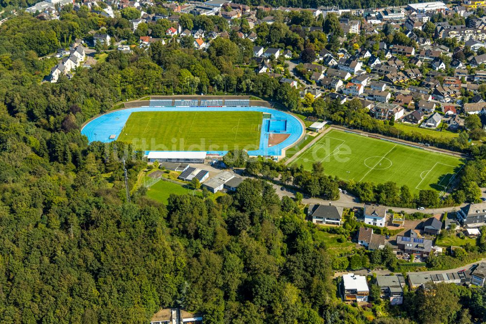 Ennepetal von oben - Sportplatz- Fussballplatz des TuS Ennepetal 1911 e.V. in Ennepetal im Bundesland Nordrhein-Westfalen, Deutschland