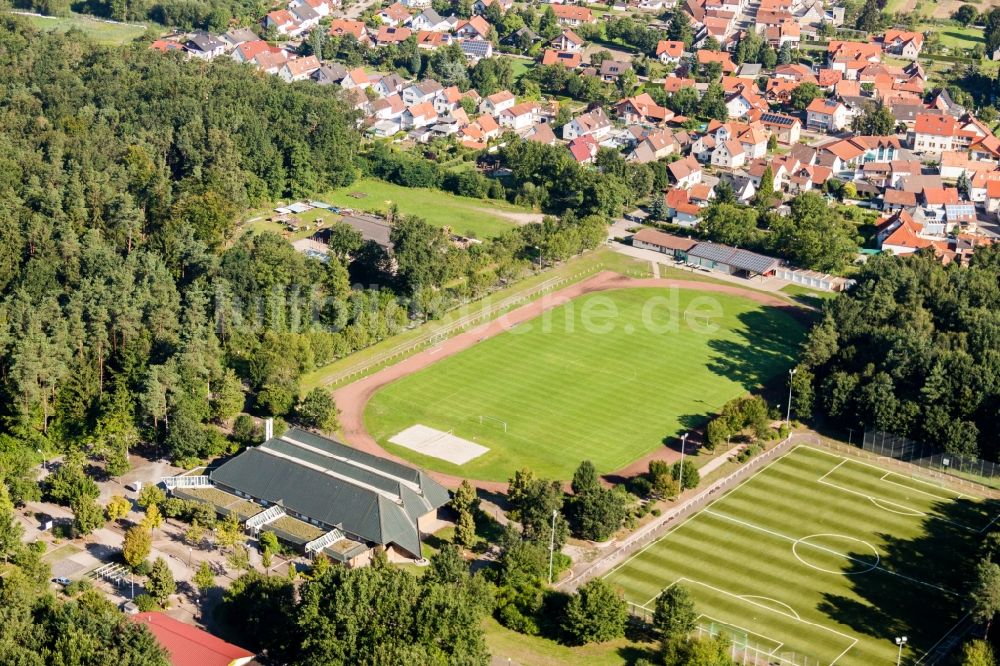 Luftbild Wörth am Rhein - Sportplatz- Fussballplatz TUS 08 Schaidt im Ortsteil Schaidt in Wörth am Rhein im Bundesland Rheinland-Pfalz, Deutschland