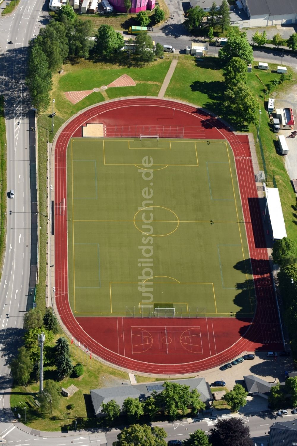 Annaberg-Buchholz aus der Vogelperspektive: Sportplatz- Fussballplatz des VfB Annaberg e.V. in Annaberg-Buchholz im Bundesland Sachsen, Deutschland