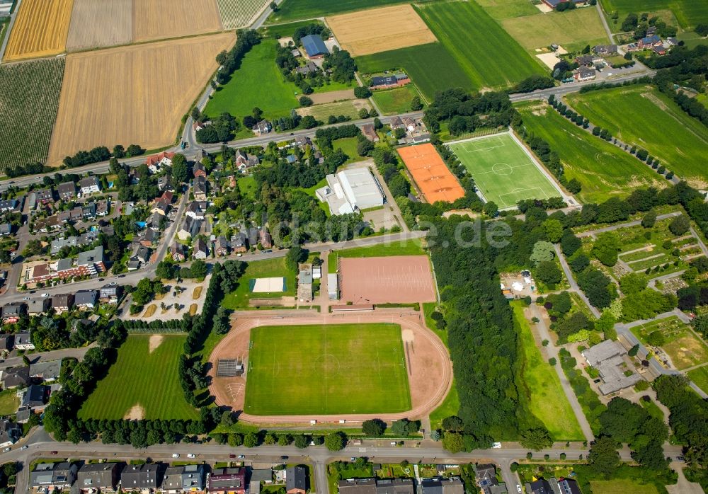 Luftbild Kirchhellen - Sportplatz- Fussballplatz des VfB Kirchhellen 1920 e.V. in Kirchhellen im Bundesland Nordrhein-Westfalen