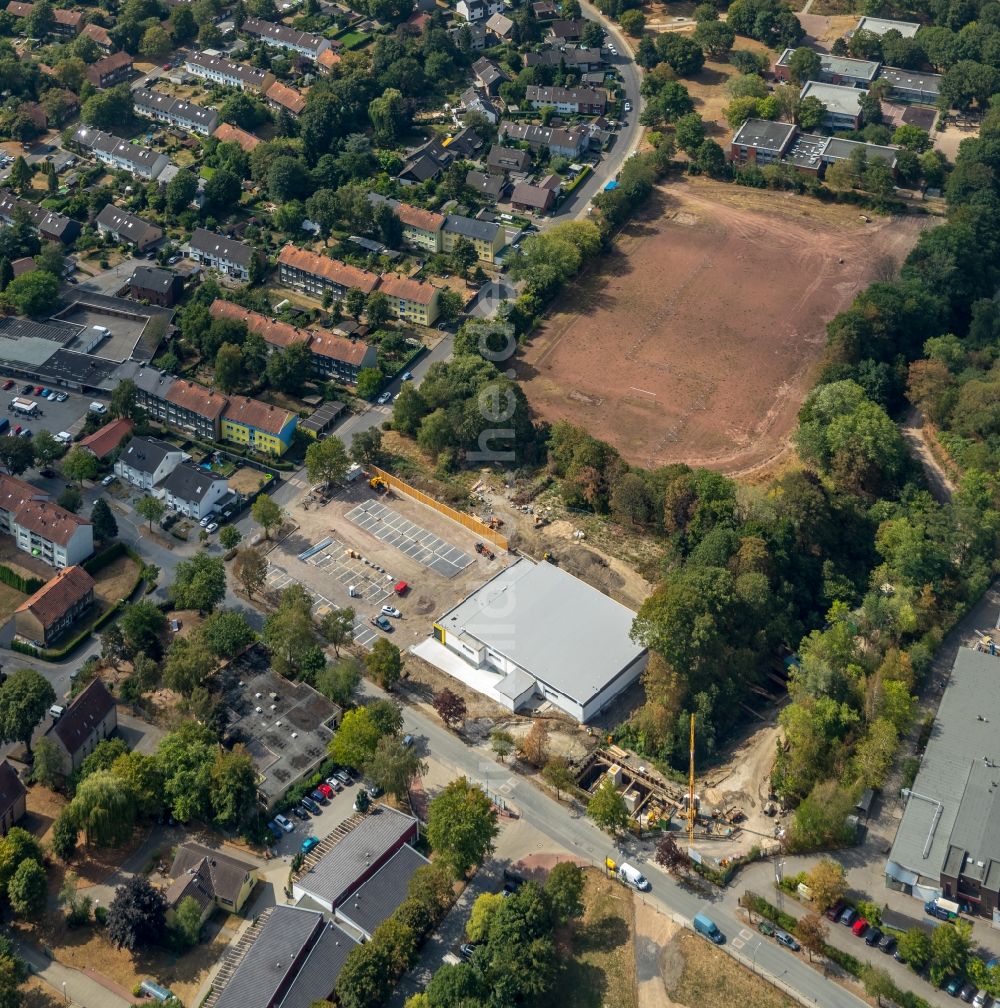 Luftaufnahme Herne - Sportplatz an der Grundschule Jürgens Hof in Herne im Bundesland Nordrhein-Westfalen, Deutschland