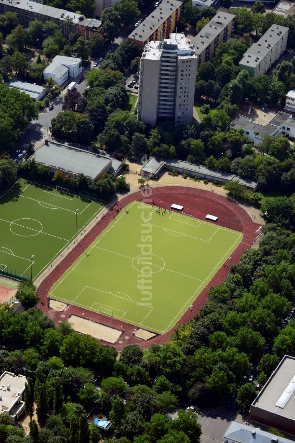 Berlin von oben - Sportplatz Lobeck in Berlin-Kreuzberg