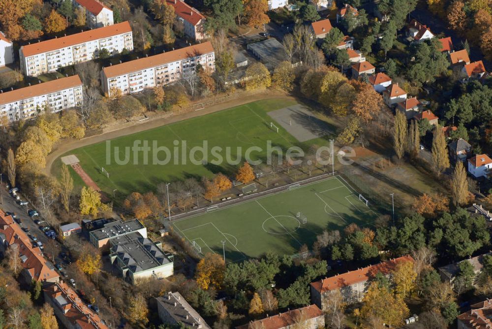 Potsdam aus der Vogelperspektive: Sportplatz Sandscholle in Potsdam