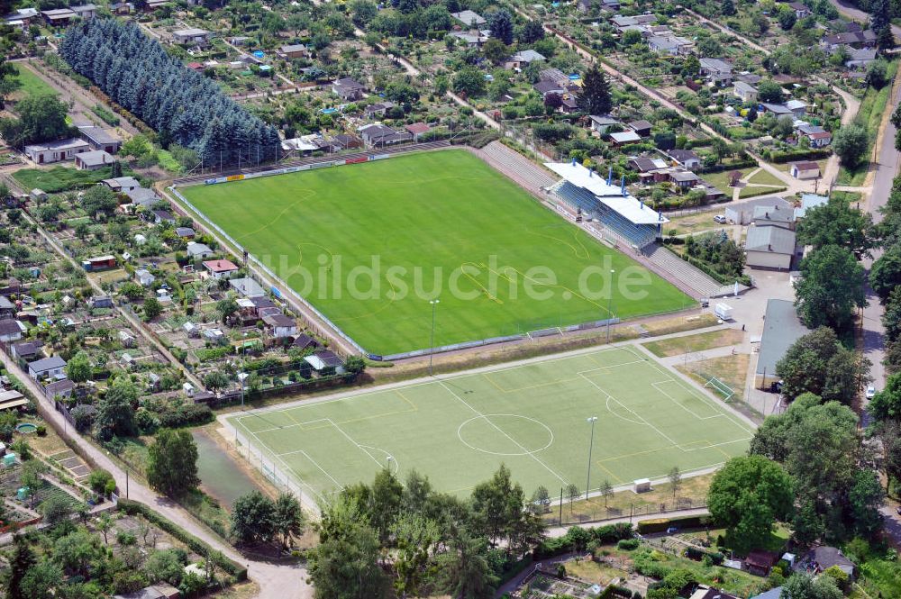 Dessau aus der Vogelperspektive: Sportplatz Schillerpark Dessau