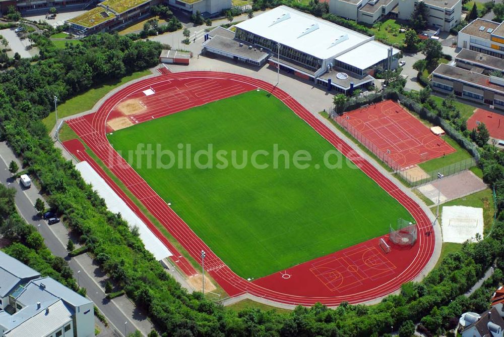 Luftaufnahme Würzburg - Sportplatz und Sporthalle Eichendorffstraße