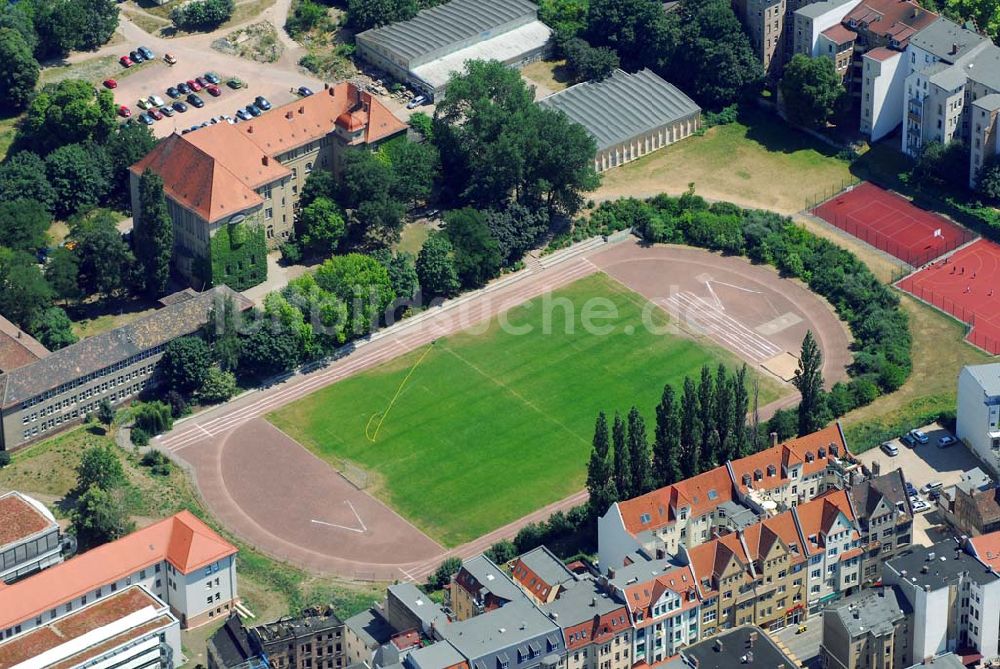 Halle/Saale aus der Vogelperspektive: Sportplatz am Steinweg in Halle