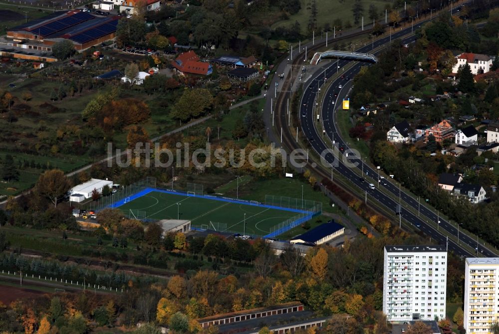 Jena von oben - Sportplatz an der Theobald-Renner-Straße und der Stadtrodaer Straße in Jena in Thüringen