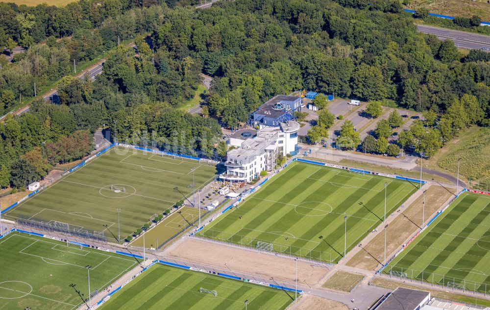 Luftaufnahme Gelsenkirchen - Sportplatzanlagen des FC Gelsenkirchen-Schalke 04 e.V. und VELTINS-Arena in Gelsenkirchen im Bundesland Nordrhein-Westfalen, Deutschland