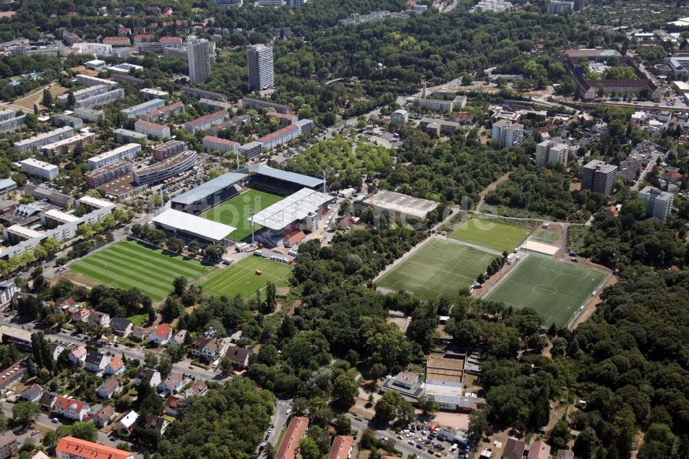 Mainz von oben - Sportstätten-Gelände der Arena des Bruchwegstadions in Mainz im Bundesland Rheinland-Pfalz