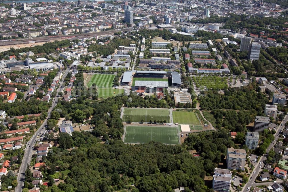 Mainz aus der Vogelperspektive: Sportstätten-Gelände der Arena des Bruchwegstadions in Mainz im Bundesland Rheinland-Pfalz