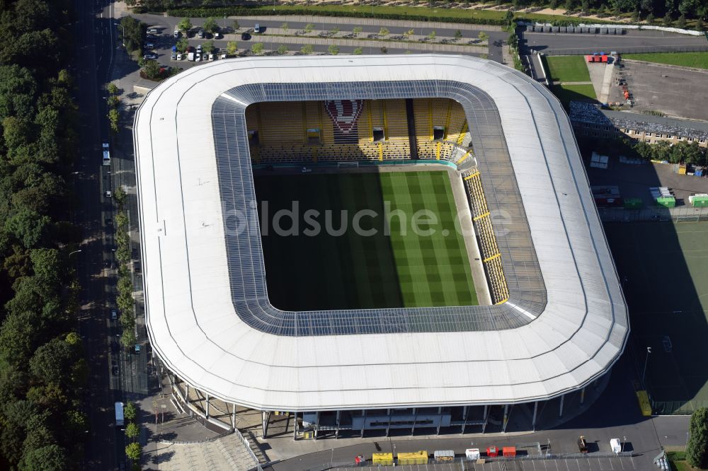 Dresden aus der Vogelperspektive: Sportstätten-Gelände der Arena des Rudolf-Harbig-Stadion in Dresden im Bundesland Sachsen