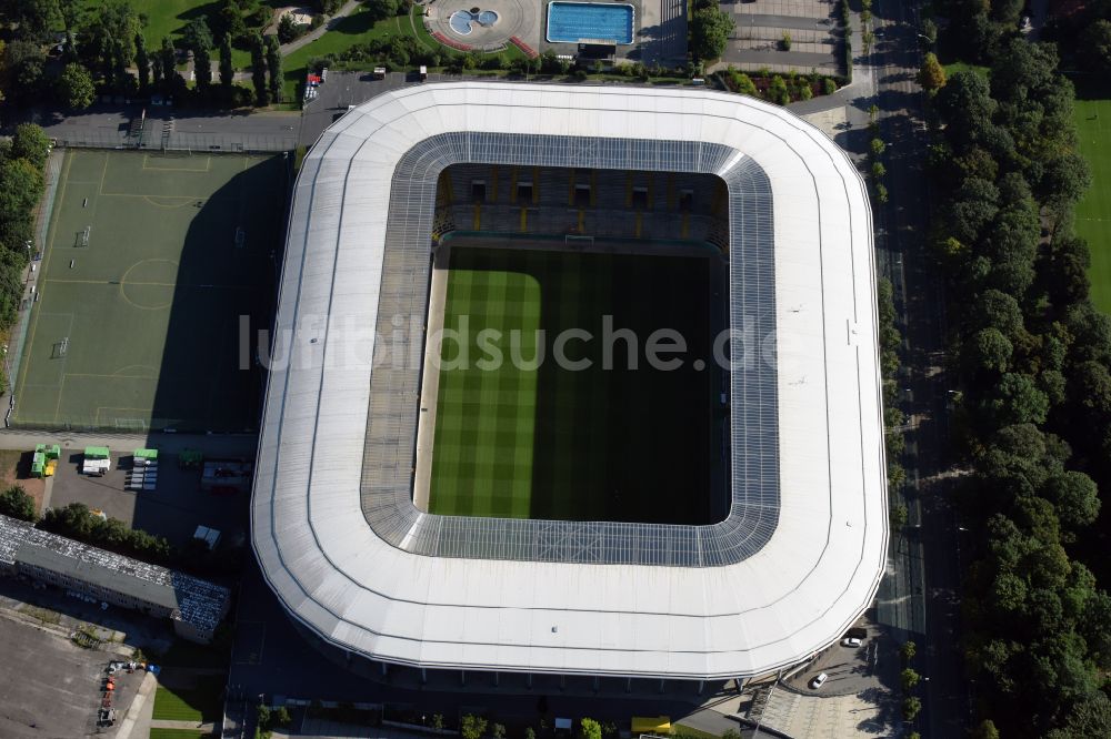 Dresden aus der Vogelperspektive: Sportstätten-Gelände der Arena des Rudolf-Harbig-Stadion in Dresden im Bundesland Sachsen