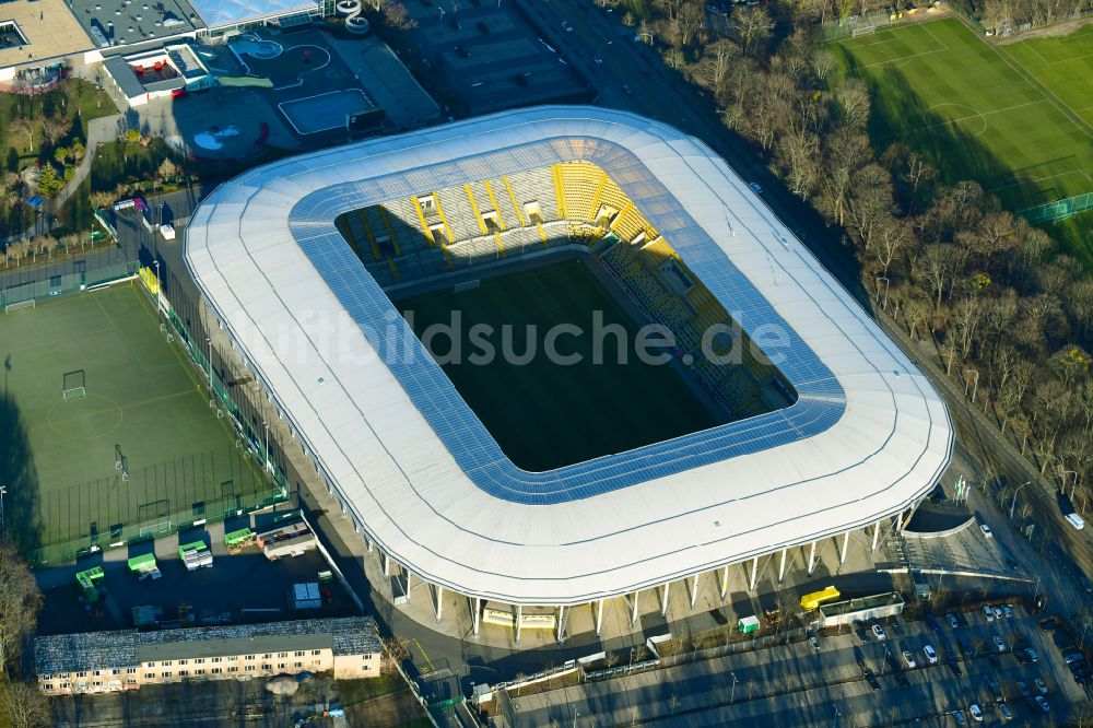 Dresden aus der Vogelperspektive: Sportstätten-Gelände der Arena des Rudolf-Harbig-Stadion in Dresden im Bundesland Sachsen