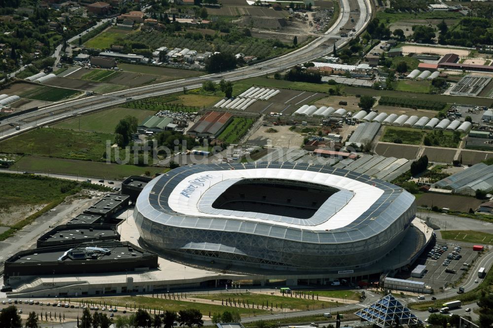 Nizza von oben - Sportstätten-Gelände der Arena des Stadion Allianz Riviera in Nizza in Provence-Alpes-Cote d'Azur, Frankreich