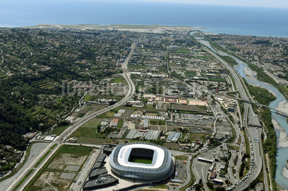 Luftaufnahme Nizza - Sportstätten-Gelände der Arena des Stadion Allianz Riviera in Nizza in Provence-Alpes-Cote d'Azur, Frankreich