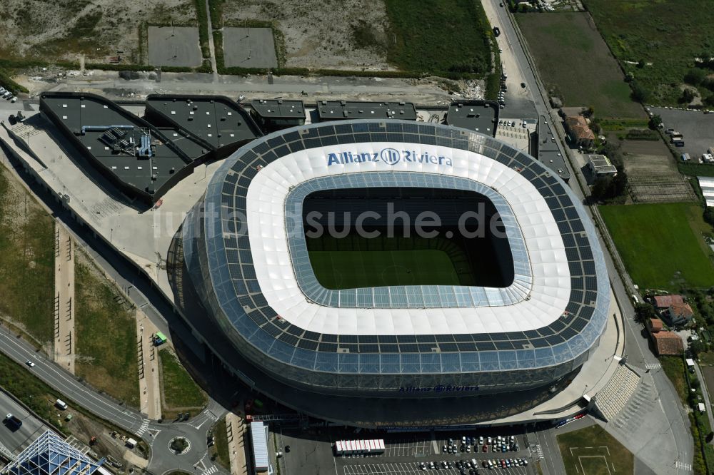 Nizza von oben - Sportstätten-Gelände der Arena des Stadion Allianz Riviera in Nizza in Provence-Alpes-Cote d'Azur, Frankreich