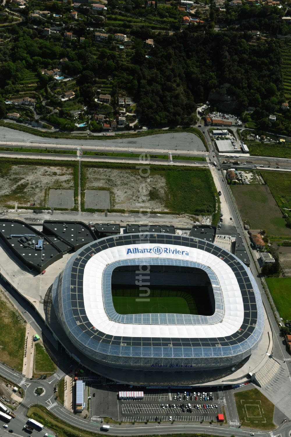 Nizza aus der Vogelperspektive: Sportstätten-Gelände der Arena des Stadion Allianz Riviera in Nizza in Provence-Alpes-Cote d'Azur, Frankreich