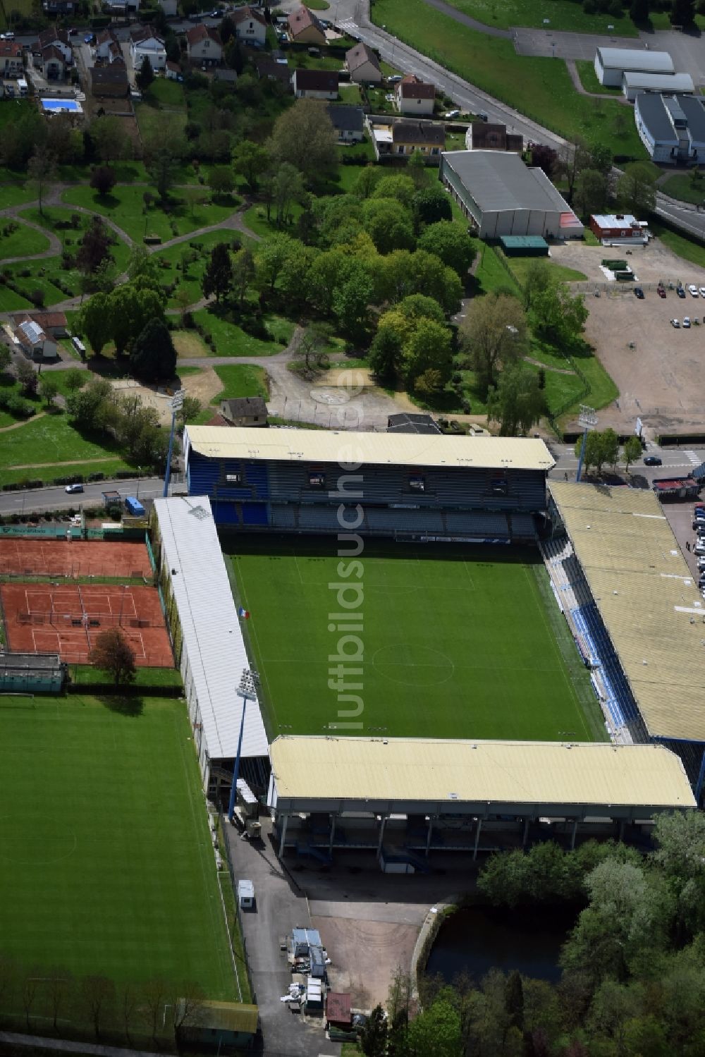 Luftbild Auxerre - Sportstätten-Gelände der Arena des Stadion in Auxerre in Bourgogne Franche-Comté, Frankreich