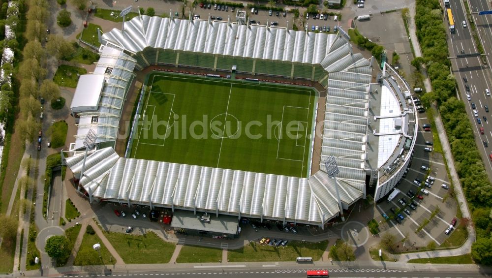 Luftaufnahme Leverkusen - Sportstätten-Gelände der Arena des Stadion BayArena des Fussballvereins Bayer 04 Leverkusen im Ortsteil Wiesdorf in Leverkusen im Bundesland Nordrhein-Westfalen, Deutschland