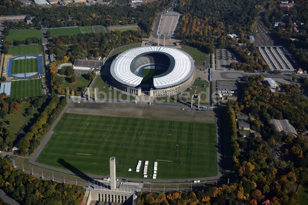 Berlin aus der Vogelperspektive: Sportstätten-Gelände der Arena des Stadion in Berlin