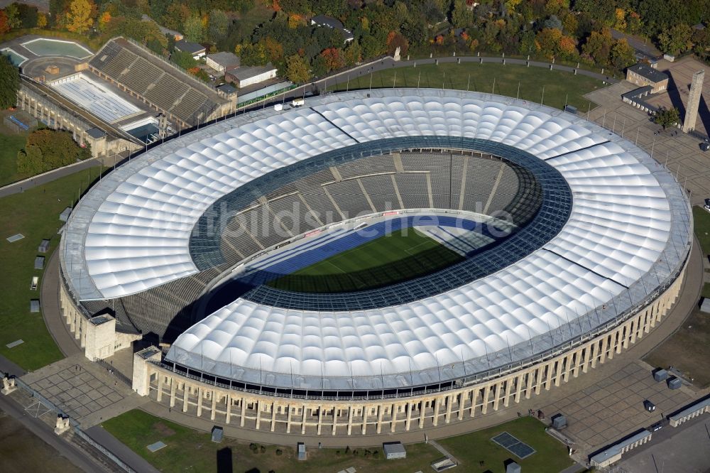 Berlin von oben - Sportstätten-Gelände der Arena des Stadion in Berlin