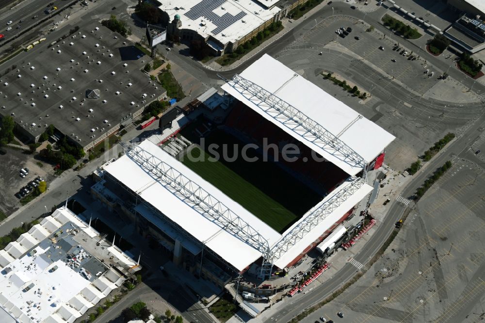 Luftbild Toronto - Sportstätten-Gelände der Arena des Stadion BMO Field am Princes' Blvd im Ortsteil Old Toronto in Toronto in Ontario, Kanada