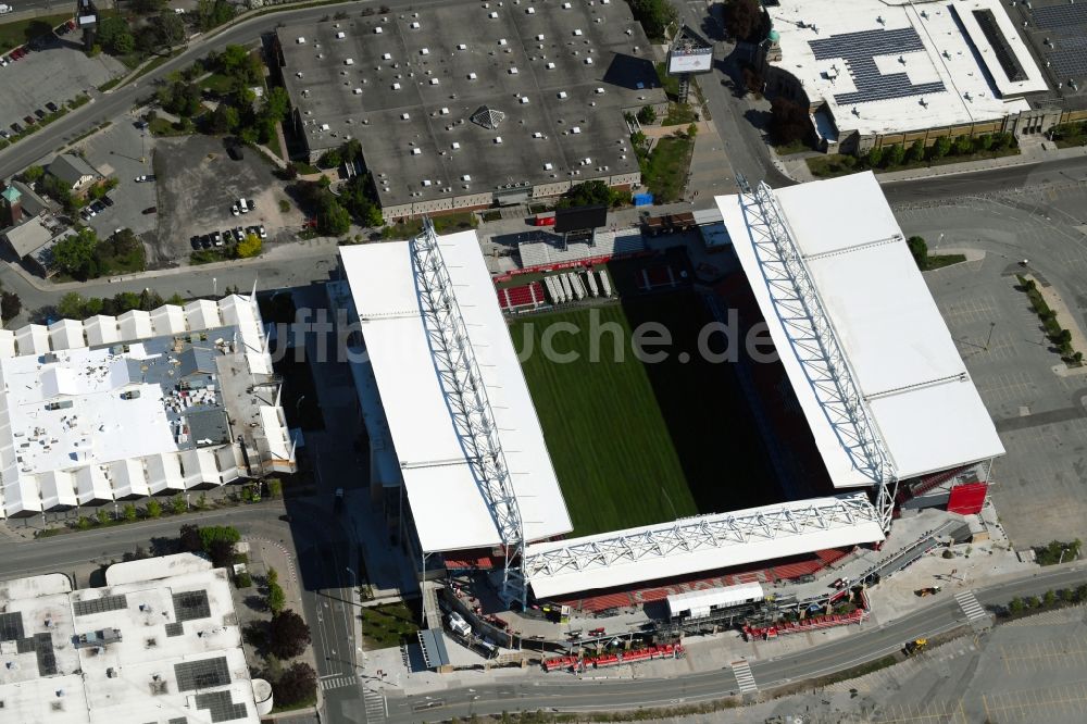 Toronto aus der Vogelperspektive: Sportstätten-Gelände der Arena des Stadion BMO Field am Princes' Blvd im Ortsteil Old Toronto in Toronto in Ontario, Kanada