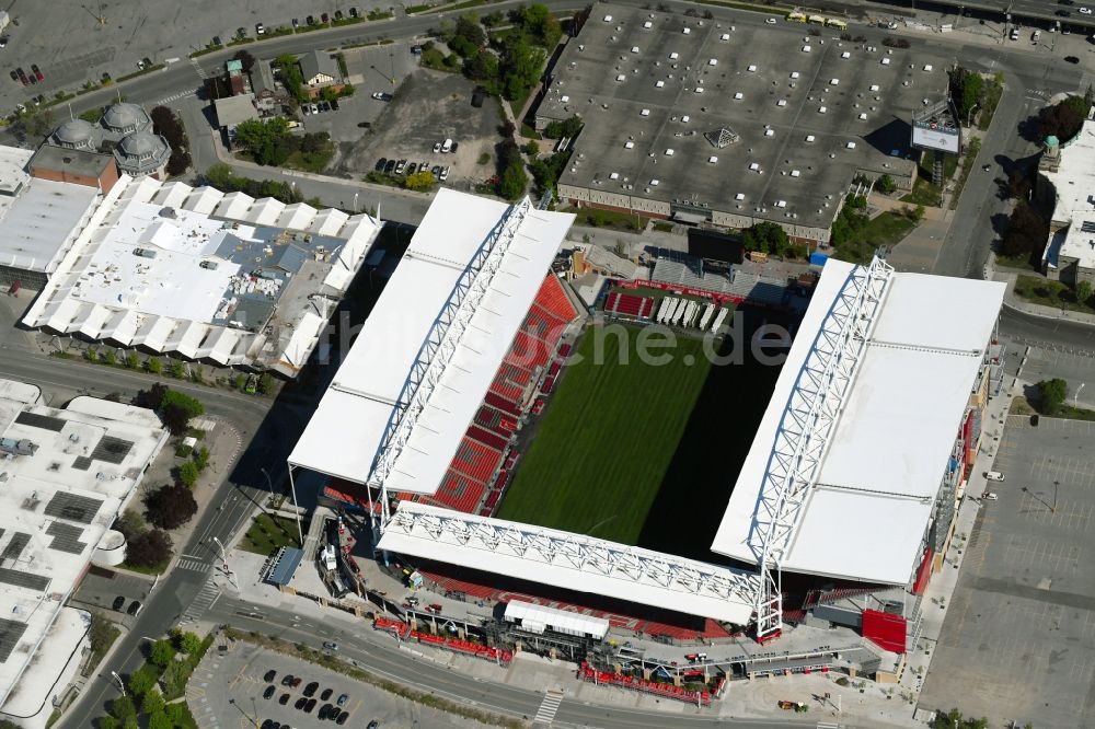 Luftbild Toronto - Sportstätten-Gelände der Arena des Stadion BMO Field am Princes' Blvd im Ortsteil Old Toronto in Toronto in Ontario, Kanada