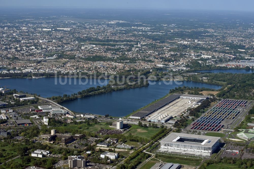 Bordeaux aus der Vogelperspektive: Sportstätten-Gelände der Arena des Stadion in Bordeaux in Aquitaine Limousin Poitou-Charentes, Frankreich