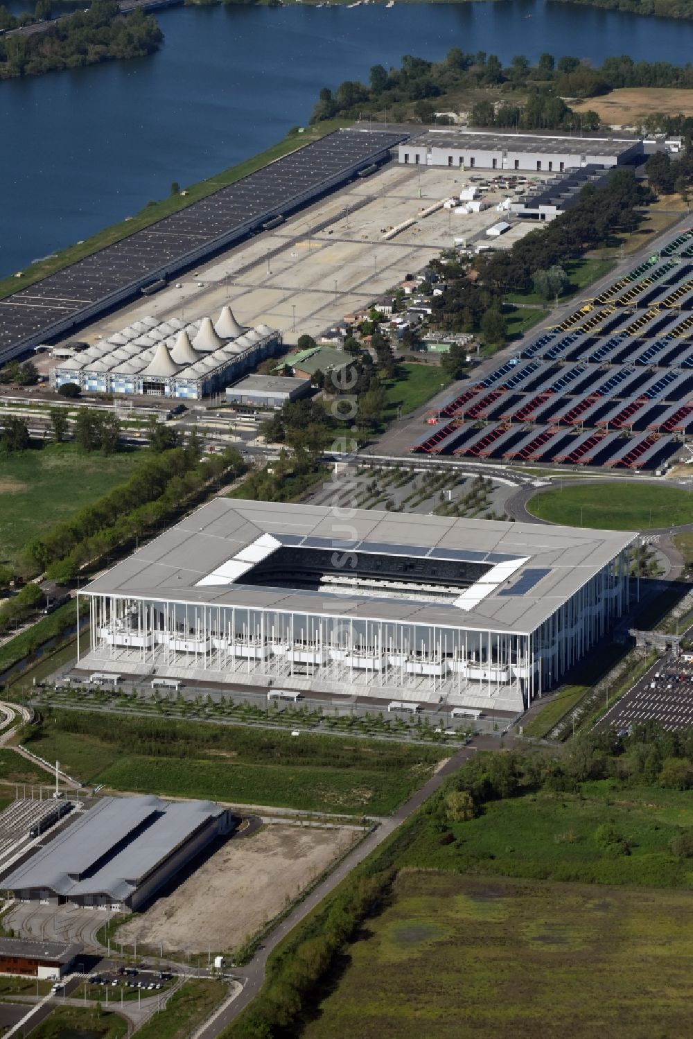 Luftaufnahme Bordeaux - Sportstätten-Gelände der Arena des Stadion in Bordeaux in Aquitaine Limousin Poitou-Charentes, Frankreich