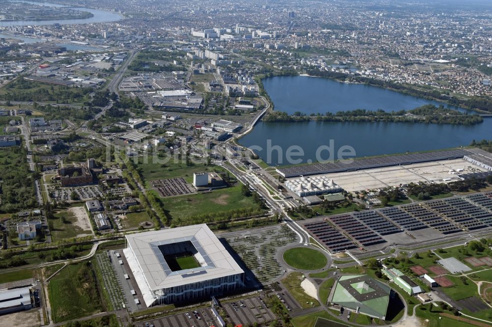 Bordeaux aus der Vogelperspektive: Sportstätten-Gelände der Arena des Stadion in Bordeaux in Aquitaine Limousin Poitou-Charentes, Frankreich