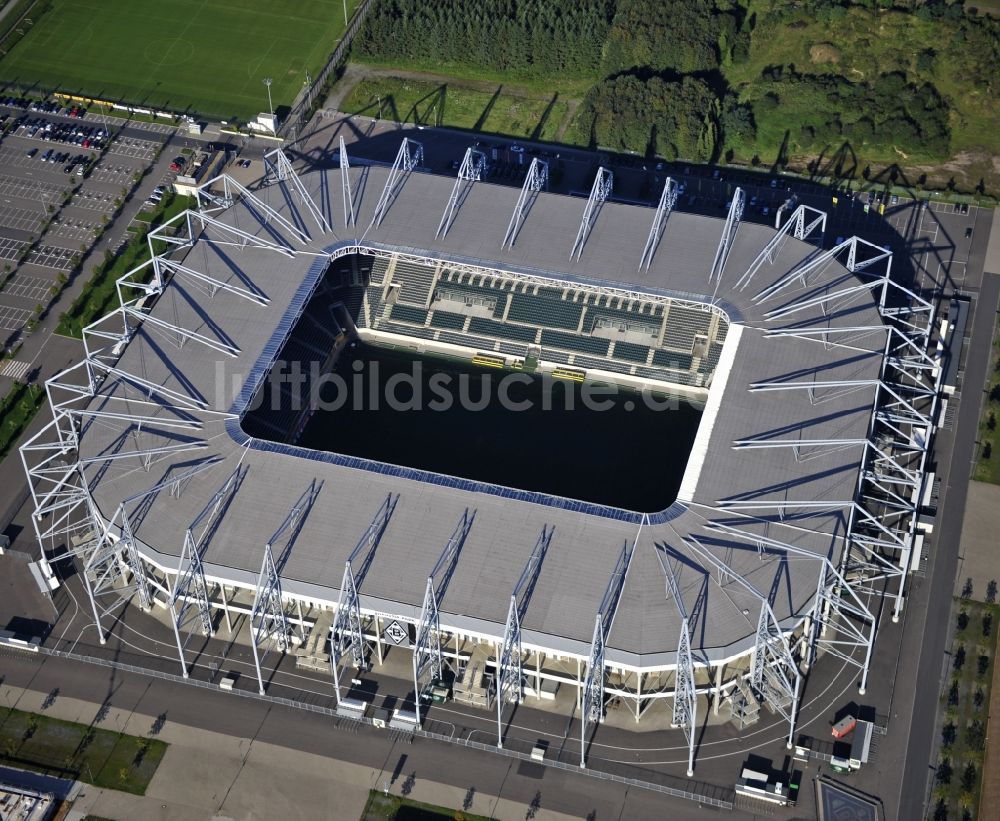 Mönchengladbach aus der Vogelperspektive: Sportstätten-Gelände der Arena des Stadion BORUSSIA-PARK an der Hennes-Weisweiler-Allee in Mönchengladbach im Bundesland Nordrhein-Westfalen, Deutschland