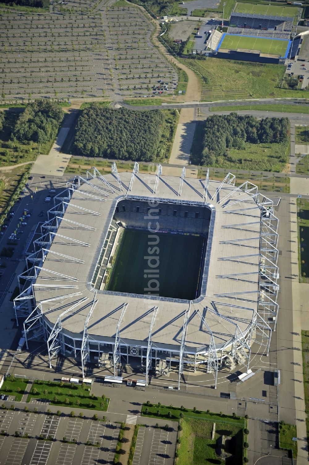 Luftbild Mönchengladbach - Sportstätten-Gelände der Arena des Stadion BORUSSIA-PARK an der Hennes-Weisweiler-Allee in Mönchengladbach im Bundesland Nordrhein-Westfalen, Deutschland